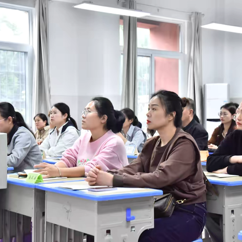 【绿小·家校共育】家校携手，同心同行——绿地小学一年级家长会