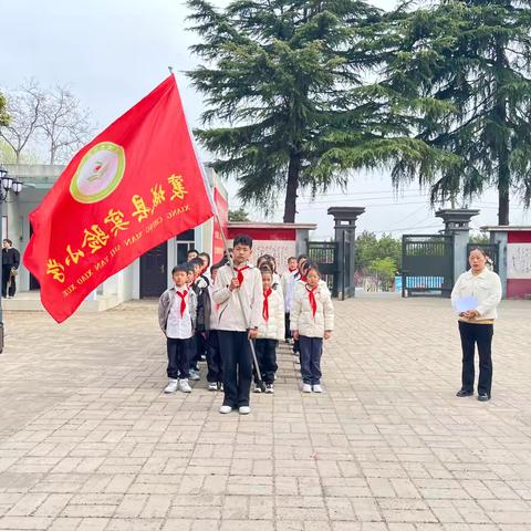 【行走的思政课】追思清明忆先烈  领巾传承映初心——襄城县实验小学开展红色教育活动