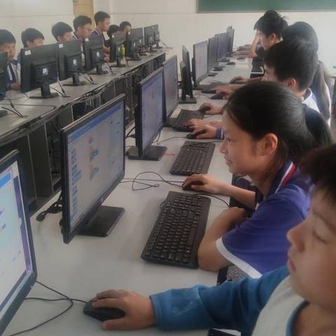 “编“织梦想，“程”就未来