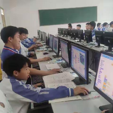 编程课后服务：探索数字世界的时光