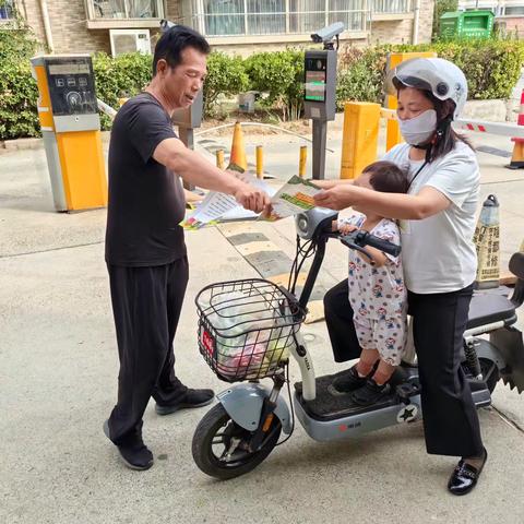 铭翔花园小区4月份垃圾分类宣传及三支队伍培训活动