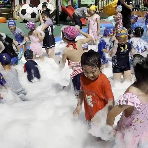 “清凉泡泡趴·欢乐留一夏”——第十二师九鼎翼龙华庭垦丁幼儿园泡沫之夏活动