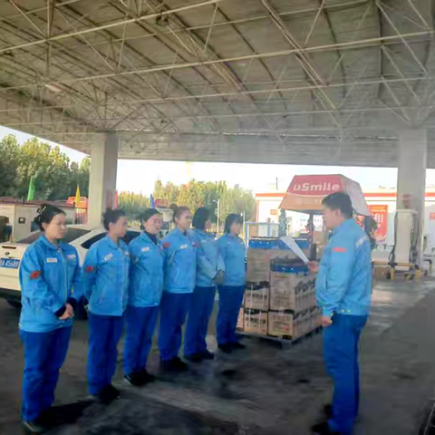 吐鲁番销售公司新区加油站：“服务+营销”双轮驱动金秋业绩攀升