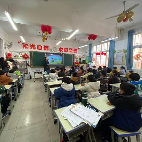 信阳市第三小学四年级（16）班——机器人编程多彩课堂