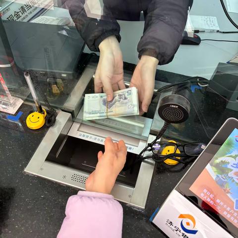 迎新年 换新钱｜济宁银行菏泽曹县银行暖心服务 年味“钞”浓！