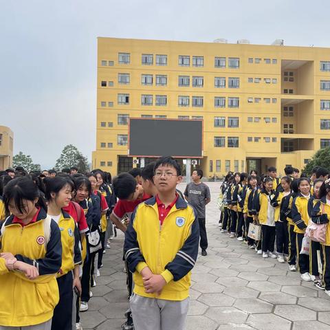 “勇闯郭家湾”铜仁市万山区仁山中学研学活动