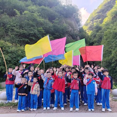 乐考无“纸”境 ，趣味闯关行 ——温泉镇棋盘小学一、二年级无纸化测试及高年级术科测试