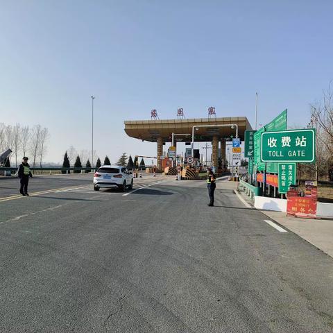春节我在岗｜春节返程迎高峰 慈周寨站来护航