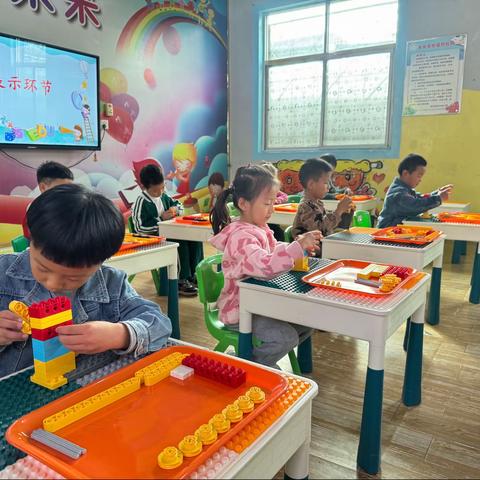 “编”织梦想，“程”风破浪——豫灵镇阳光幼儿园编程汇报活动