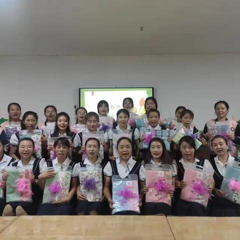 一朝沐杏雨🌈一生念师恩🎉 在这充满感动与收获的季节👉🏻 云州区星童幼儿园㊗️所有园丁教师节快乐🌟