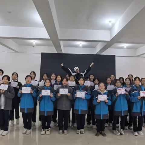 舞蹈社团：舞出自我 舞动精彩