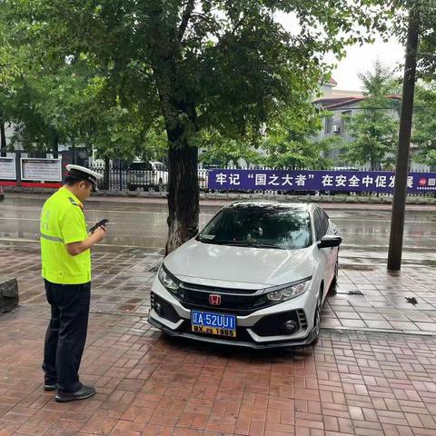 端午小长假 溪湖交警为您守护平安
