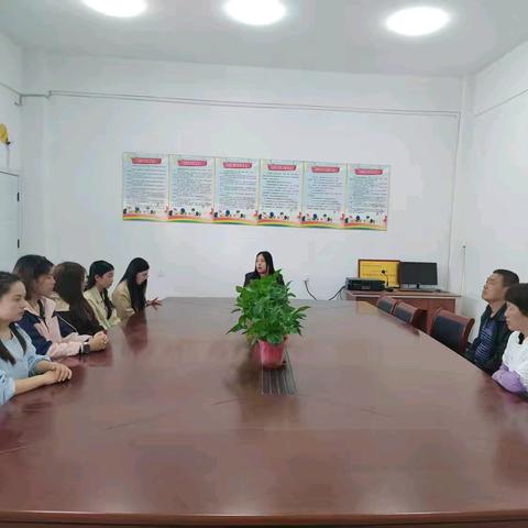 《隐患排查，安全护航》——柳林屯中心第四幼儿园开展大风天气安全隐患排查