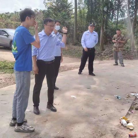文罗镇人大主席汪德扬带队开展春节前环境卫生督导检查工作
