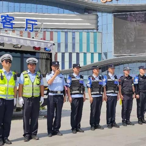 【八力护航】汉台巡特警:“520”警民情 面对面心连心