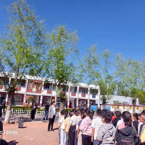 春风拂面春意浓，运动赛场显神通——韩张镇大楼小学春季运动会超燃来袭！