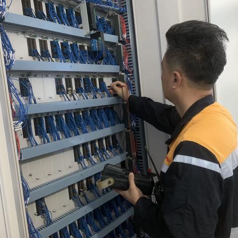 精河信号车间六月第四周“三促三保”之星张亚南