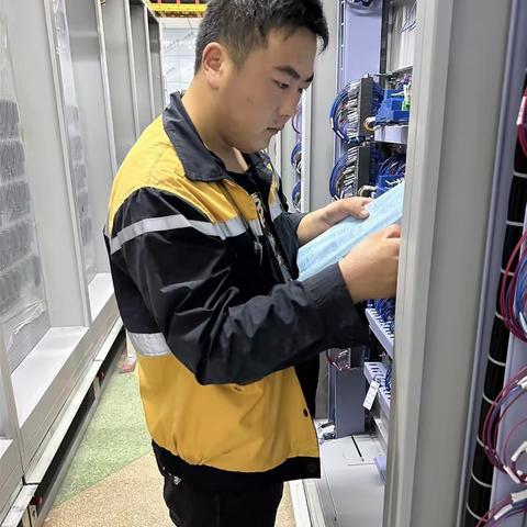 精河车间“三促三保”之星 谢森