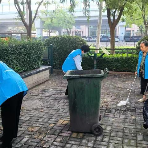 【社会主义核心价值观“五个融入”看天桥】志愿清扫迎双节 座谈聚力再出发——纬北路街道聚贤社区开展节前志愿者活动 ‍ ‍