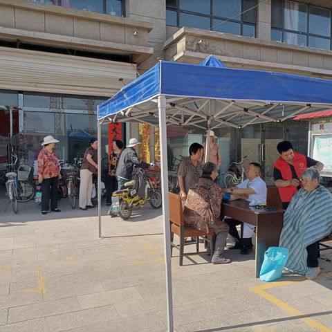 【大党建微治理】蔚县蔚州镇南关东社区组织民生服务队开展庆“七一”志愿服务活动