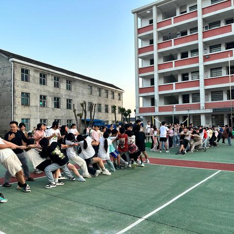 青实中学2024年下学期拔河比赛