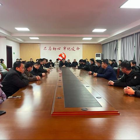 区综合行政执法局组织召开2024年“元旦、春节”双节节前警示教育会