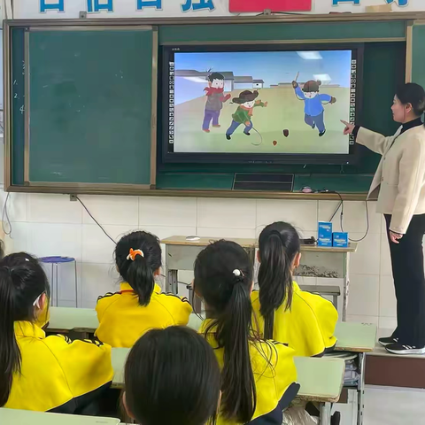 抽转非遗陀螺，乐享亲子时光——四五班家委会传统游戏活动记