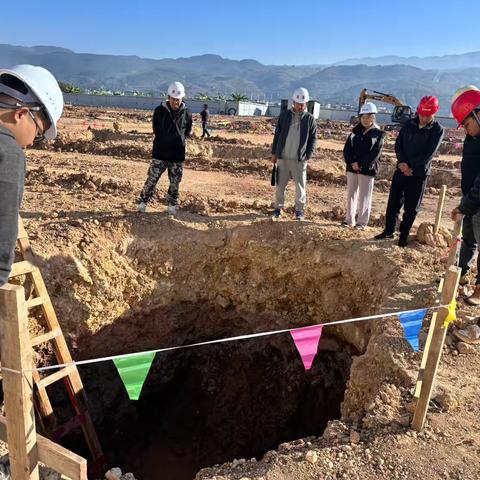 施甸县城客运站及物流综合建设项目——三期驾校、检测站项目安全检查及钢结构用房基础验槽现场工作会