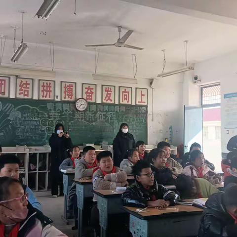 耿集教育中心校走进瓦房小学举行“好童谣引领好习惯”传唱比赛