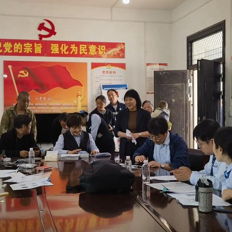 助农，助老，助社保——长庆西路支行联合龙凤园支行共同开展助农进村发卡活动