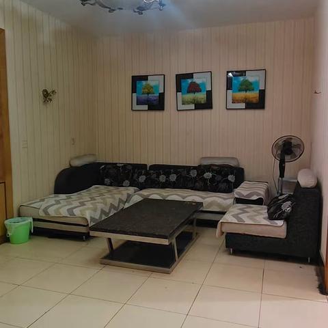 出租:雕像旁政协4楼，3室2厅1卫，中等装修，家具家电齐全，空调3台，7800元/年66671