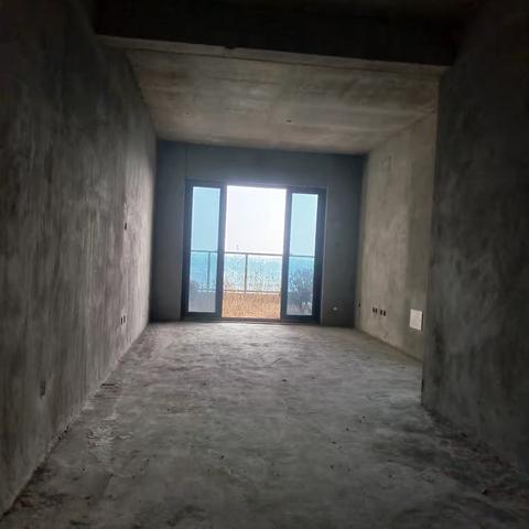 急售❤️南湖湾江景房中间楼层，3室2厅2卫带正花园40平米，清水产权93平米，59.8万不包证，新证66671