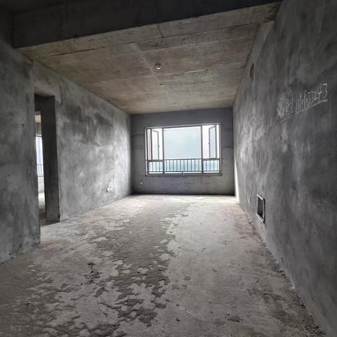 ❤️急售中海铭城，好楼层，3室2厅2卫，产权89平米，老证29.8万，66671