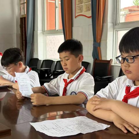 水冶镇北关小学童心语言社团《丰碑》课本剧彩排