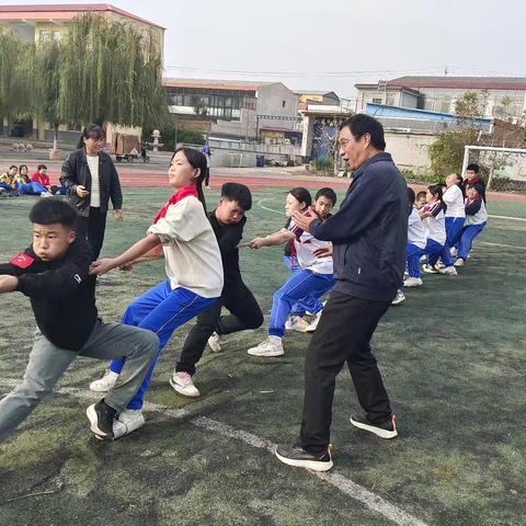 南阳中心小学举办“奔跑吧•少年”秋季拔河比赛活动