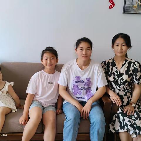 同心同行  共育未来——龙沙南苑小学校暑假家访纪实（二）