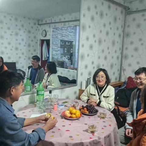 以“家”携手共育人 以“访”润心助成长