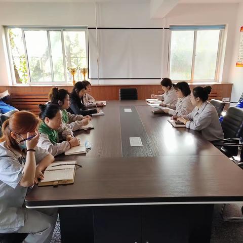 双鞍集团劳保公司召开五月份第三周安全生产例会