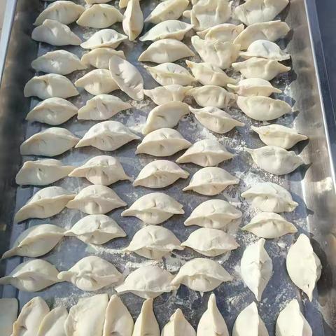 情暖冬至  饺香满园 ‍————秦丰小学冬至包饺子活动