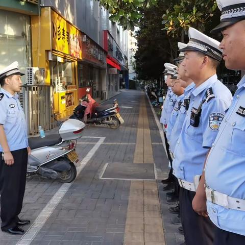 凝心聚力铆足干劲！洛宁公安交警全警参与为创城助力