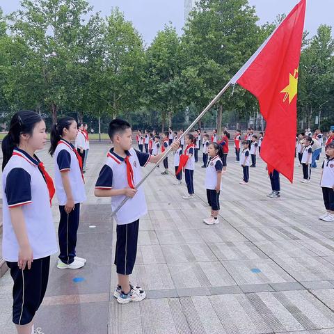 学习二十大，争做新时代好队员——寿光市建桥学校升阳校区一年级入队仪式