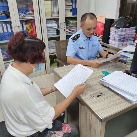 龙华区市场监督管理局中山所开展中秋节、国庆节对农贸市场保供稳价检查