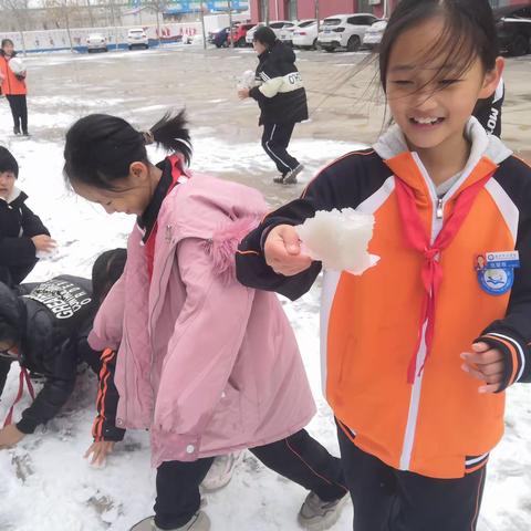 走，玩雪去喽！—五级部课余欢乐时间