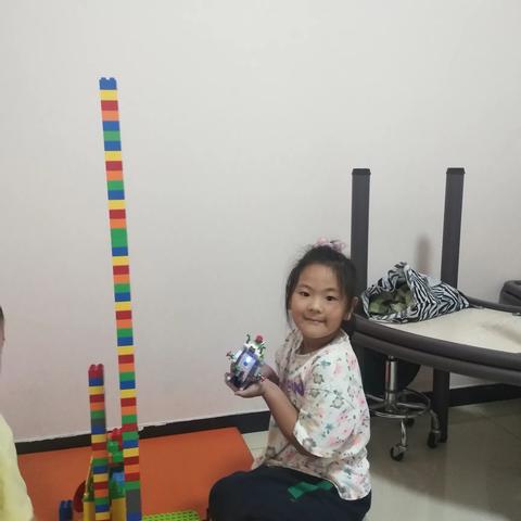 Wedo2.0《侦察机器人》