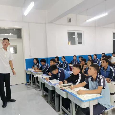 互学共讨促提升，英语课堂亮风采                ——博斯坦中学英语教研组活动