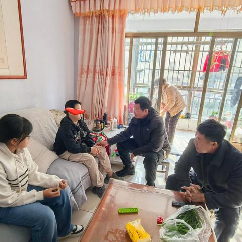 兰山区柳青街道团队开展吃顿暖心饭活动