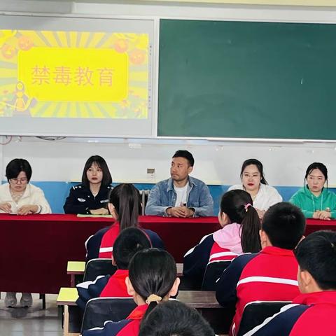 法治宣传进校园，争做守法好少年——杜尔基镇中心小学法治进校园宣讲活动纪实