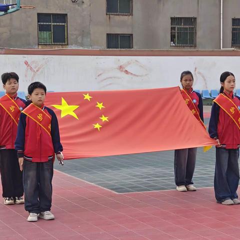 珍爱生命，预防溺水--伊川县北京希望小学防溺水主题升旗仪式