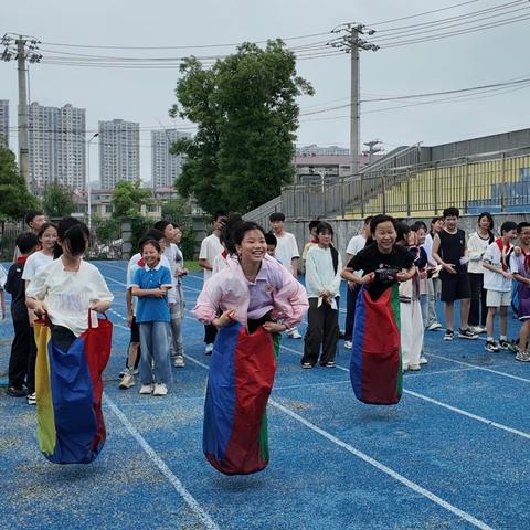 凝心聚力，专注成长——龙光学校高年级心理健康游园会活动纪实