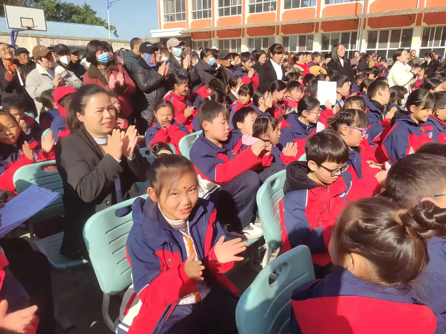 双向奔赴 共育花开